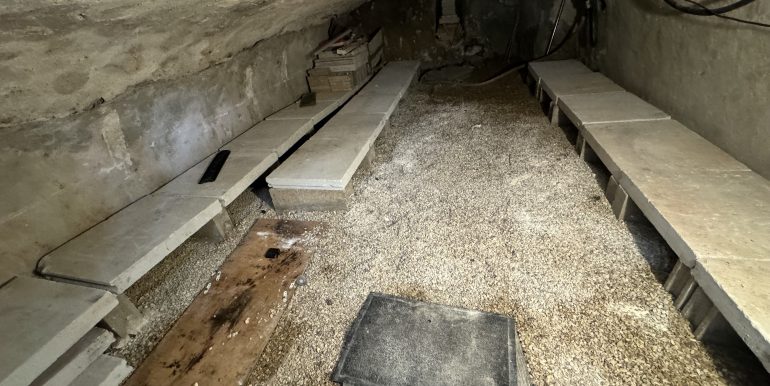 cave